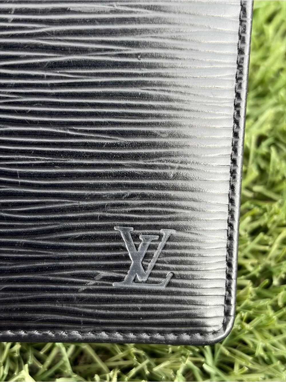 Louis Vuitton Epi Leather ID Card Wallet Auth 2003 France  Date Code Unisex